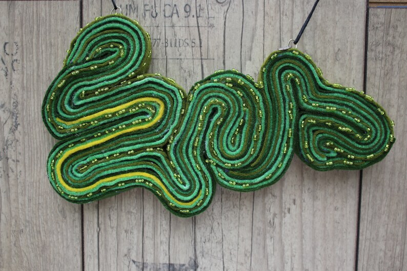 Holly felt necklace