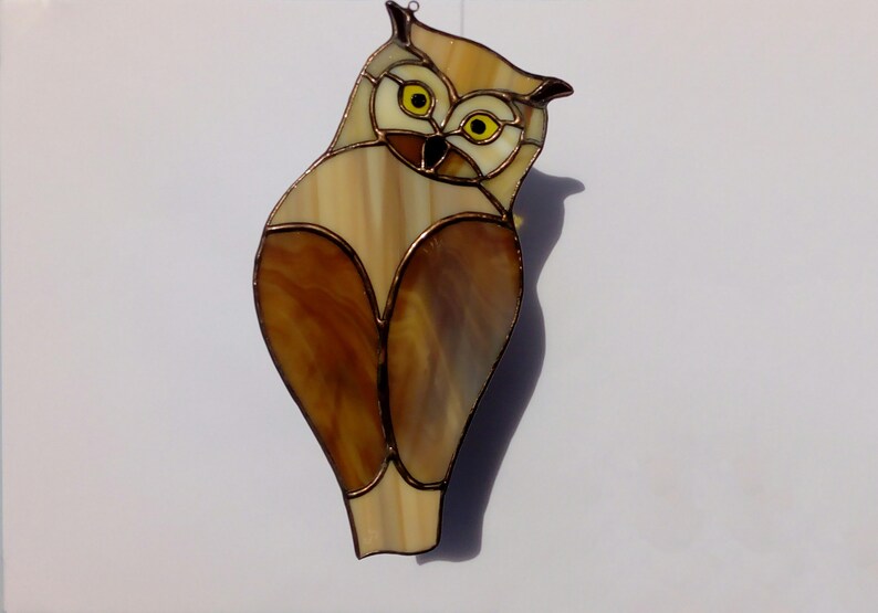 Hanging window window window for Valentine's Day, owl animal spirit totem. Unusual gift, creation decoration sun-catch in stained glass image 3