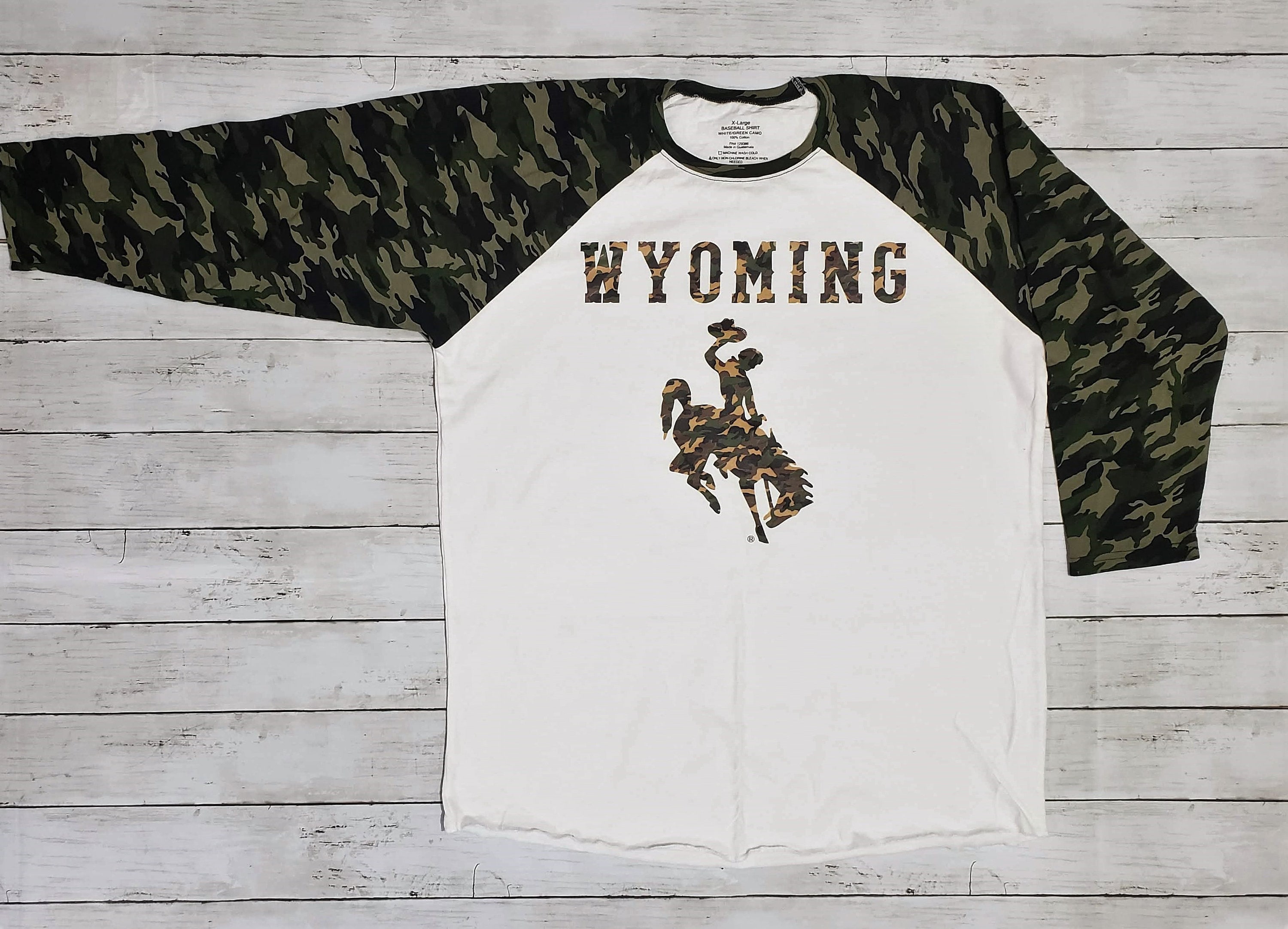 Unisex X-large Sized Camo Baseball Shirt With Wyoming Cowboys 