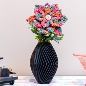 Crochet Flower and Vase, Black Ribbed Decorative Vase, Crocheted Floral Arrangement for Home Decor, 3d Printed Vase and Crochet Plant Art