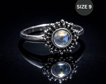 Vintage Bohemian Style Ring, Antique Silvery Opal SIZE 9