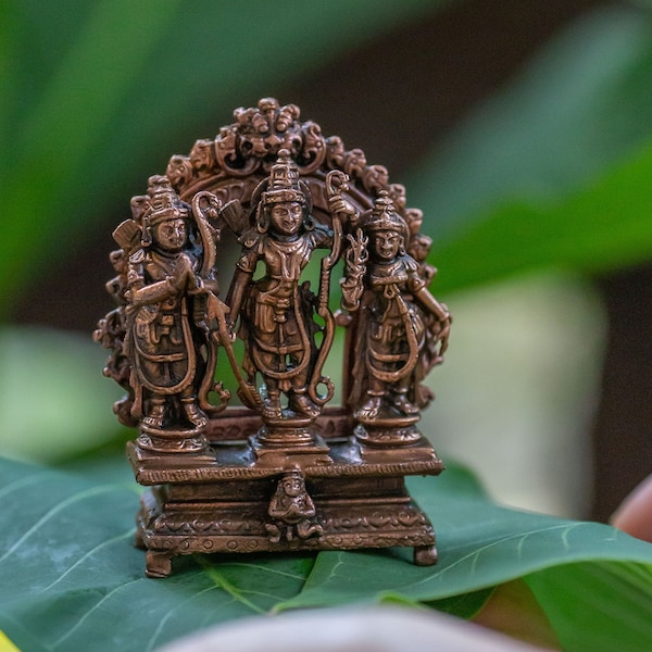 Handgefertigter Lord Ram Darbar Murti aus reinem Kupfer | Rama Sita Lakshman Hanuman Statue | Ram Parivar Murti für die Segnung des Heimtempels, Heimtempel,