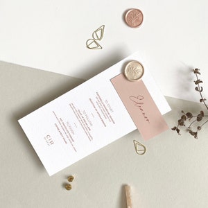 Luxuriöses Hochzeitsmenü – personalisiertes Hochzeitsmenü – mit – Wachssiegel – Ortsnamenskarte
