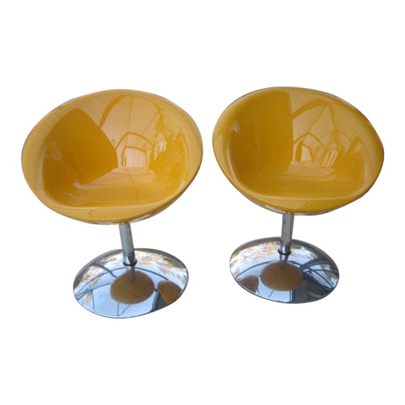 Vintage Rocket Ship Egg Cup Vintage Rocket Ship Egg Cup