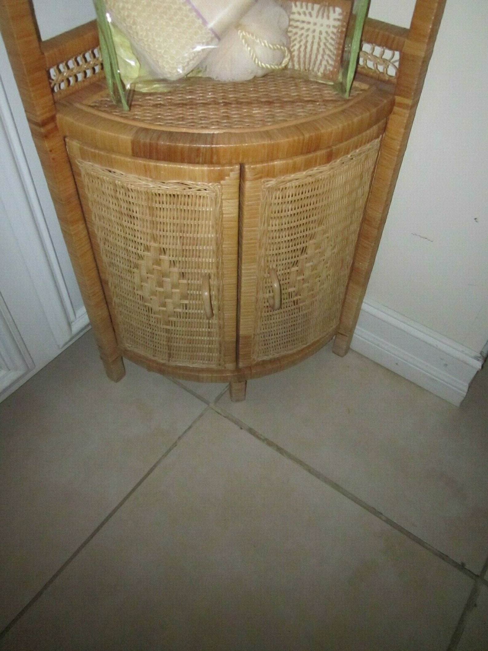 Wicker Corner Bath Unit Quatre Étagère et Deux portes Etsy
