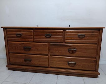 アメリカ　SUMTER CABINET社製　ヴィンテージチェスト Sumter Cabinet Co. Chippendale Cherry Dresser - AptDeco