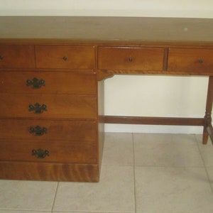Ethan Allen Early American Maple and Birth Student Desk 4 Drawer Shipping Is Not Free