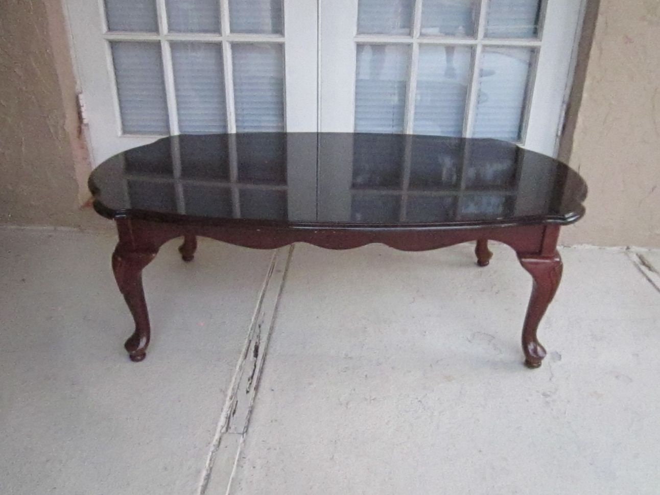 Vintage Coffee Table Queen Anne Traditional Oval Cherry Wood Shipping