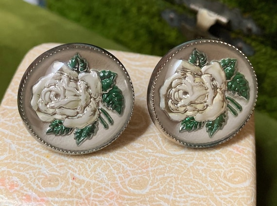 Early Vintage Floral Rose Reverse Intaglio Screw … - image 1