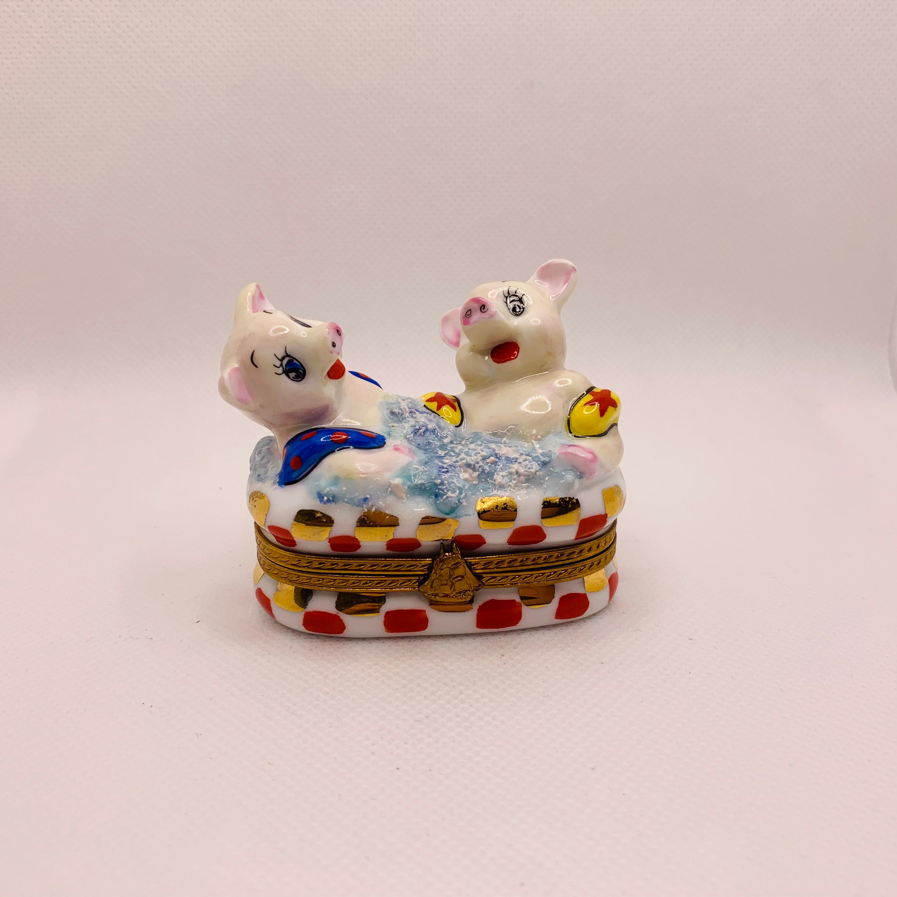 Piggies Couple in Bathtub ~ Limited Edition (no. 50 of 750
