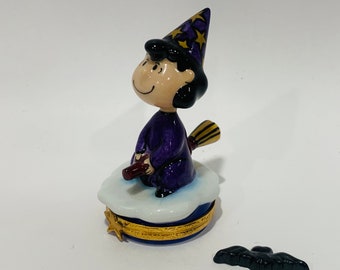 Ultra-Rare PEANUTS ~ LUCY Halloween Witch ~ ARTORIA Limoges Trinket Box ~ Peint main (Hand-painted) in Limoges, France ~ Charlie Brown