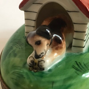 犬小屋の仔犬～リモージュの小物入れ～パリー・ヴィエイユ～フランス、リモージュで手描き～ビーグル