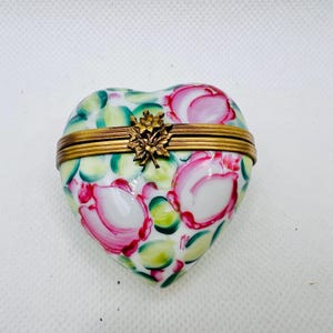 HEART w/ ROSES ~ Limoges Box ~ Peint main (Hand-Painted) ~ France ~ Mothers Day Valentines Anniversary Love Wedding Engagement