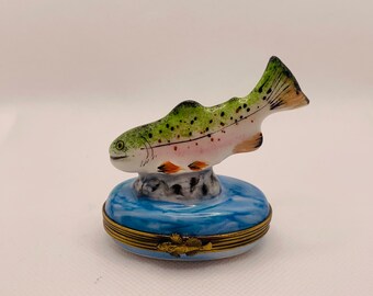 Stunning RAINBOW TROUT ~ Limoges Trinket Box ~ Peint main (Hand-Painted) in Limoges, France