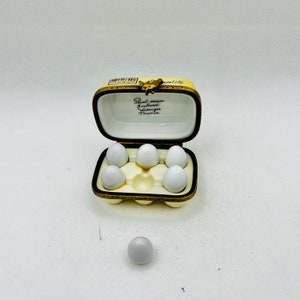 Egg Carton w/ 6 Eggs ~ Rochard ~  Limoges Trinket Box ~ Peint main ~ France