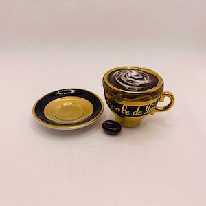コーヒーカップとソーサー、コーヒー豆付き ~ リモージュの小物入れ ~ フランス、リモージュのペンメイン ~ 珍しいエスプレッソアイテム