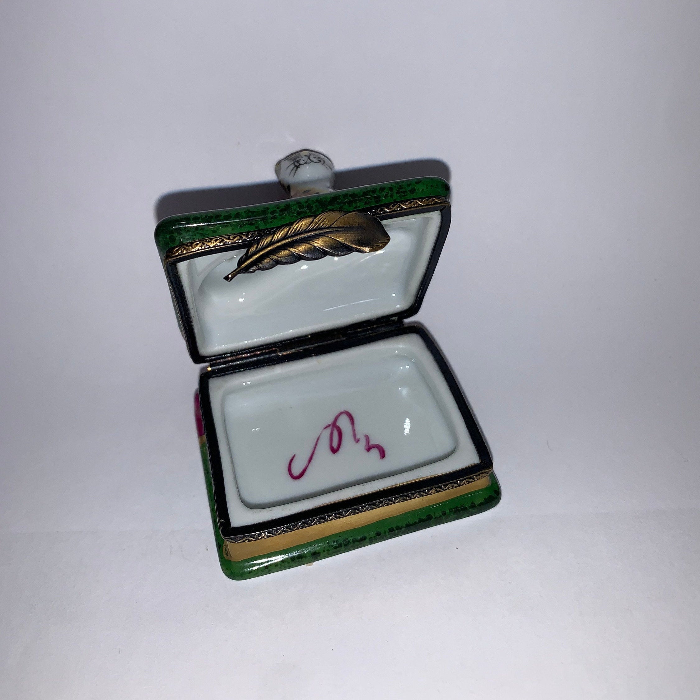 Leopard on Book ~ Limoges Trinket Box ~ Peint Main (hand-painted