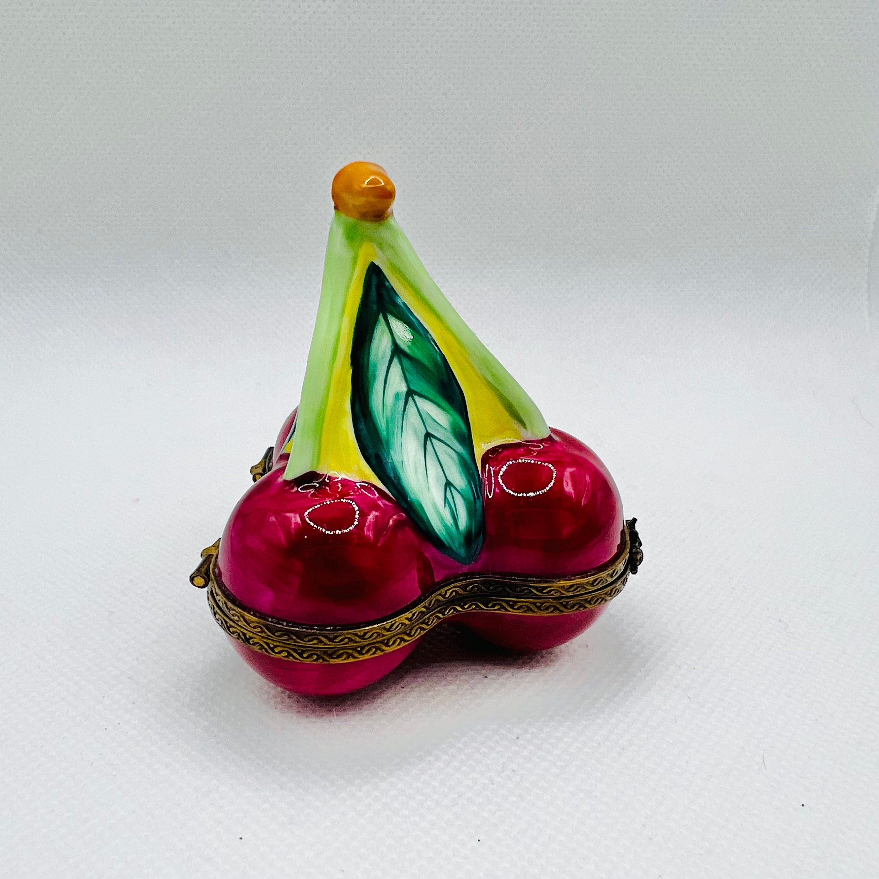 B品　未使用　LOVERARY BY FEILER　75cm×75cm THREE CHERRIES ~ Limoges Trinket Box ~ Parry Vielle (PV) ~ Peint