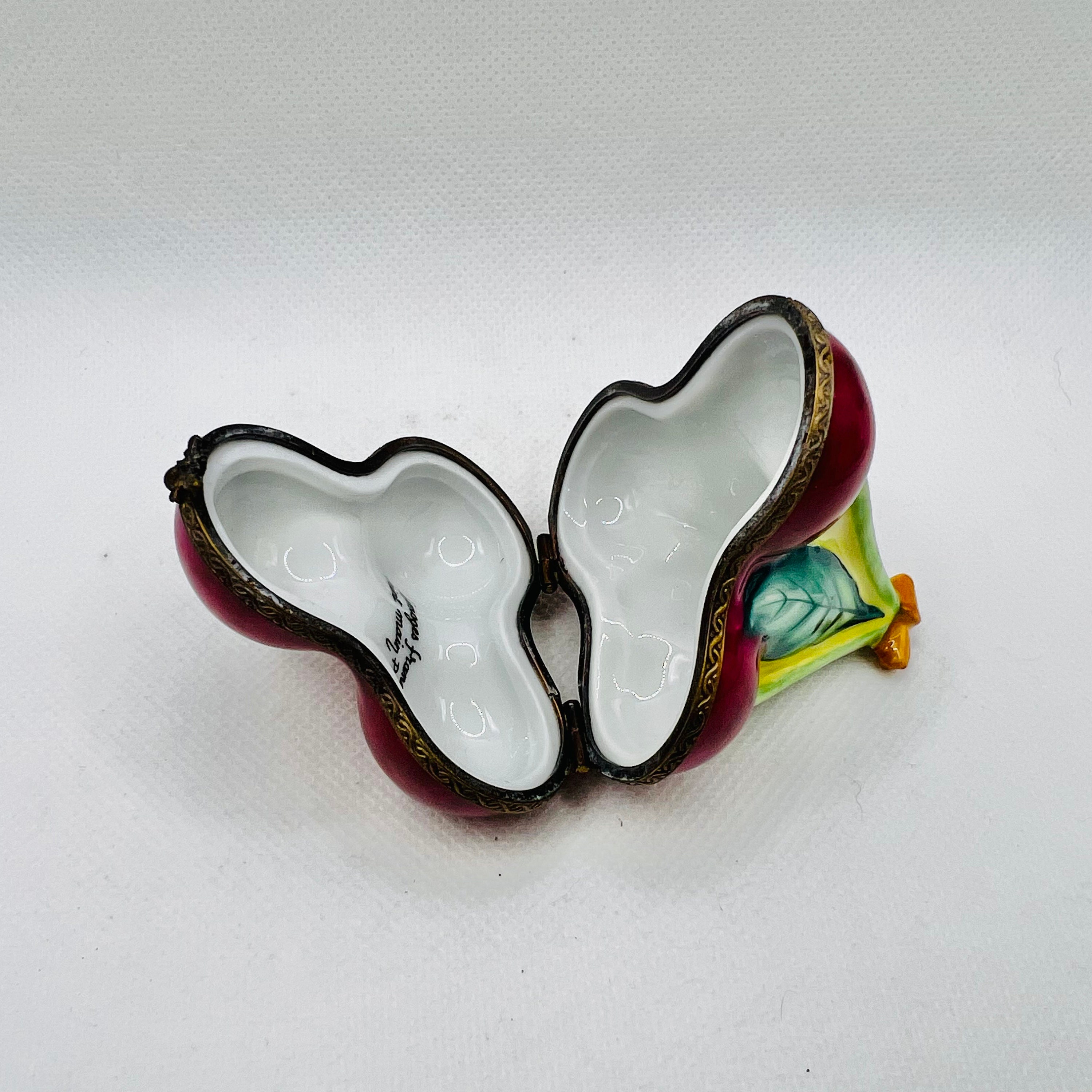 リモージュボックス　木苺のジャム　フランス製　トリンケット　ラズベリー THREE CHERRIES ～リモージュ トリンケット ボックス～パリー ヴィエル