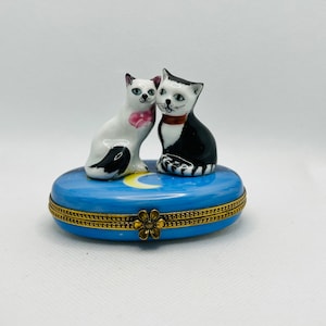 Cats In Love ~ Peint main ~ Limoges Trinket Box ~ France ~ Kittens Anniversary Wedding Engagement Bride Groom
