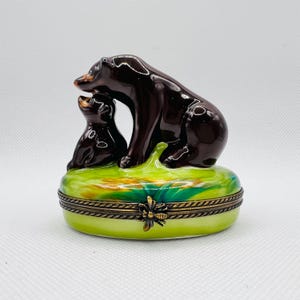 Bear Mother w/ Cub ~ Limoges Trinket Box ~ Peint main (Hand-Painted) in Limoges, France ~ Mothers Day