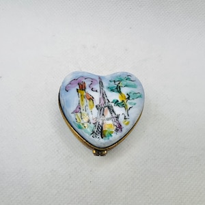 Heart w/ Eiffel Towel Painting ~ Limoges Trinket Box ~ Peint main (Hand-Painted) in France ~ Mothers Day Anniversary Engagement Valentine