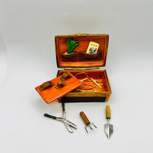 GARDEN TOOL BOX w/ Tools ~ Limoges Box ~ Peint main (Hand-Painted) ~ Eximous ~ Limoges, France