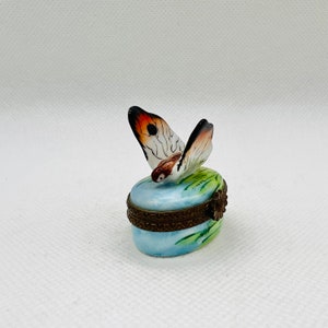 BUTTERFLY ~ Limoges Trinket Box ~ Parry Vielle (PV) ~ Peint main ~ France ~ Rare