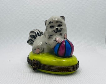 セーブルローズ台座リモージュボックスの猫の磁器の置物 - Etsy 日本