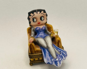 Ultra RARE Betty Boop w/ Champagne ~ Chanille ~ Limoges Trinket Box ~ Peint main (Hand-Painted) in Limoges, France ~ Rare Vintage Item