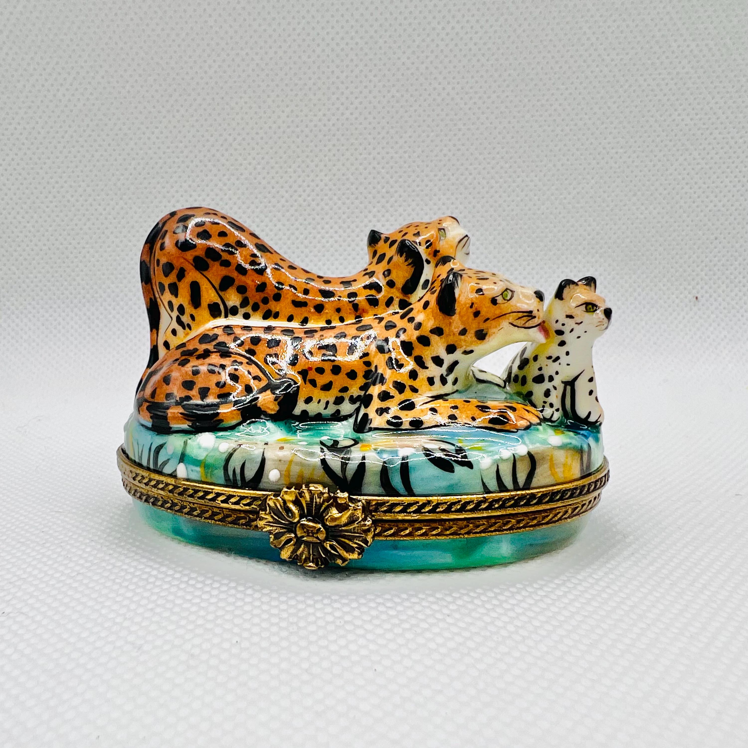 フランクリンミント　Leopard（レオパード） LEOPARD FAMILY ~ French Accents (FA) ~ Limoges Trinket Box