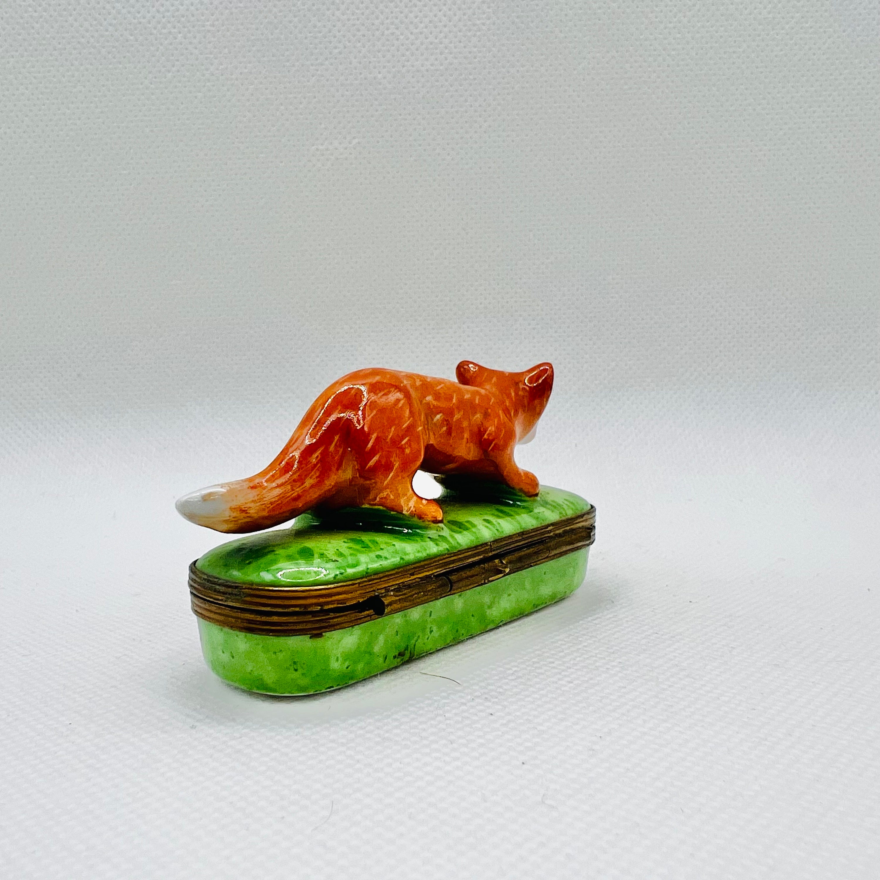 Elegant Red FOX ~ Limoges Box ~ Peint Main (hand-painted) in