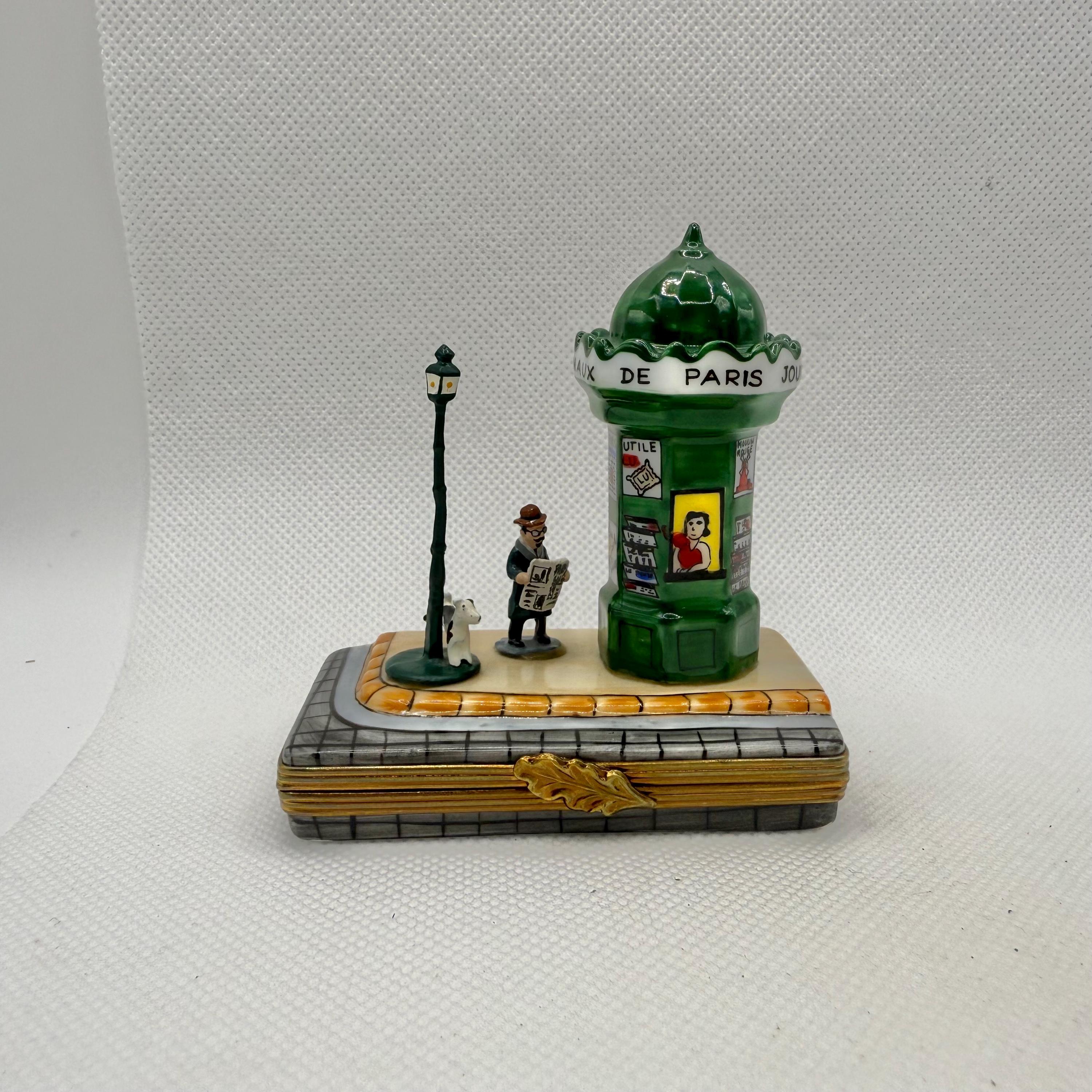 Paris Newspaper Kiosk ~ Limoges Trinket Box ~ Peint Main (hand