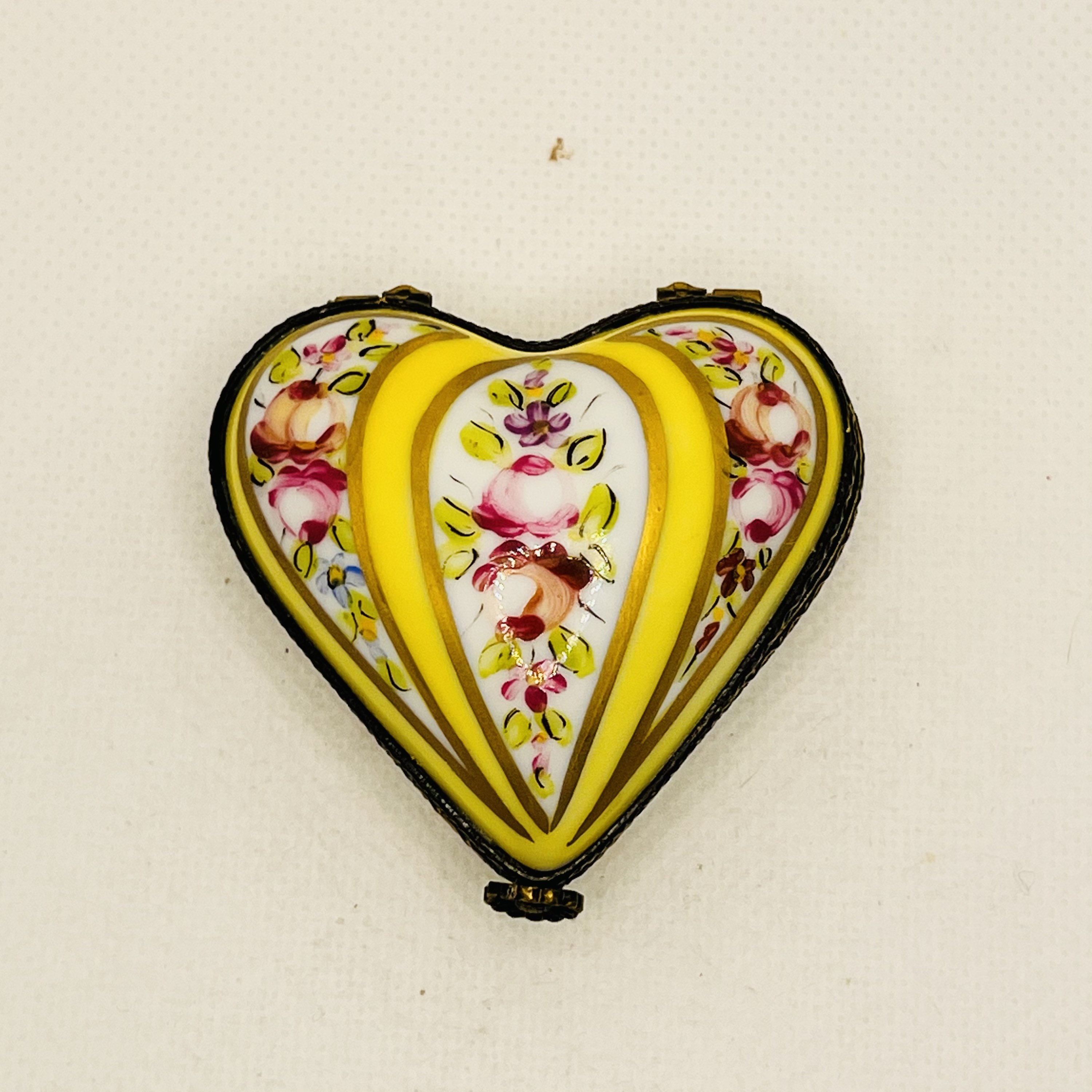 Atemberaubendes HERZ mit Rosen ~ Limoges Trinket Box ~ Peint main (handbemalt) in Limoges, Frankreich ~ Heirat Jahrestag Verlobung Liebe