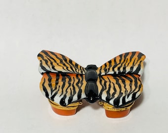 Limited Edition MONARCH BUTTERFLY w/ Double Openings!! ~ ARTORIA (No. 7 of 1000) ~ Limoges Trinket Box ~ Peint main (Hand-painted) in France
