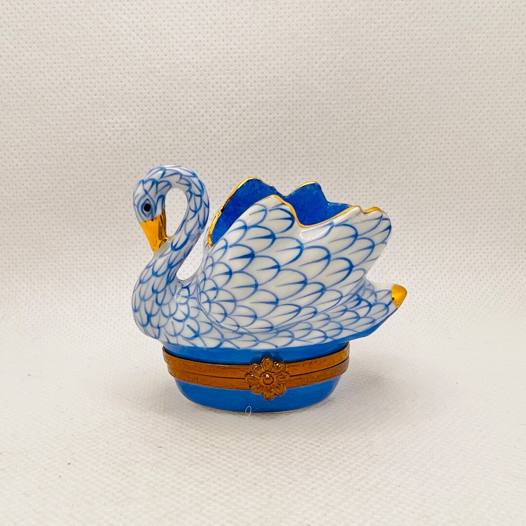 Rare SWAN ~ *herend* Style Fishnet Pattern Trinket Box