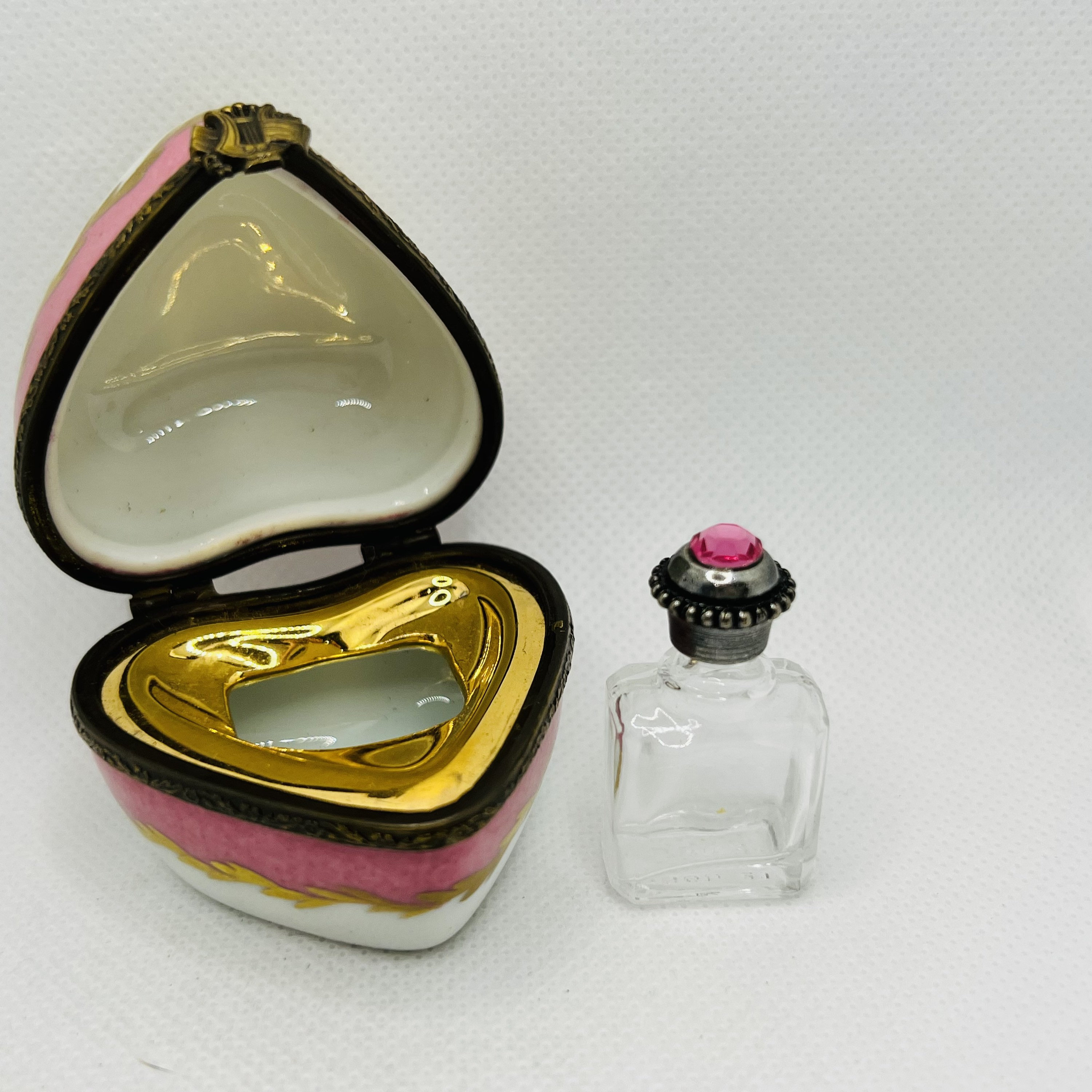 ※リモージュボックス　エナメル装飾陶磁器　香水瓶付き※ 美しいハート型の香水瓶付きボックス ～ リモージュ製小物入れ