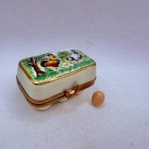 Eggs Carton w/ 6 Brown Eggs ~ Limoges Trinket Box ~ Pierre Arquie ~ Peint main (Hand-Painted) in Limoges, France