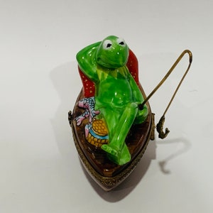 釣り竿を持ったカエルのカーミット ~ ベルナルド ~ リモージュの小物入れ ~ フランス、リモージュの手描きの絵 ~ レアアイテム (マペット)