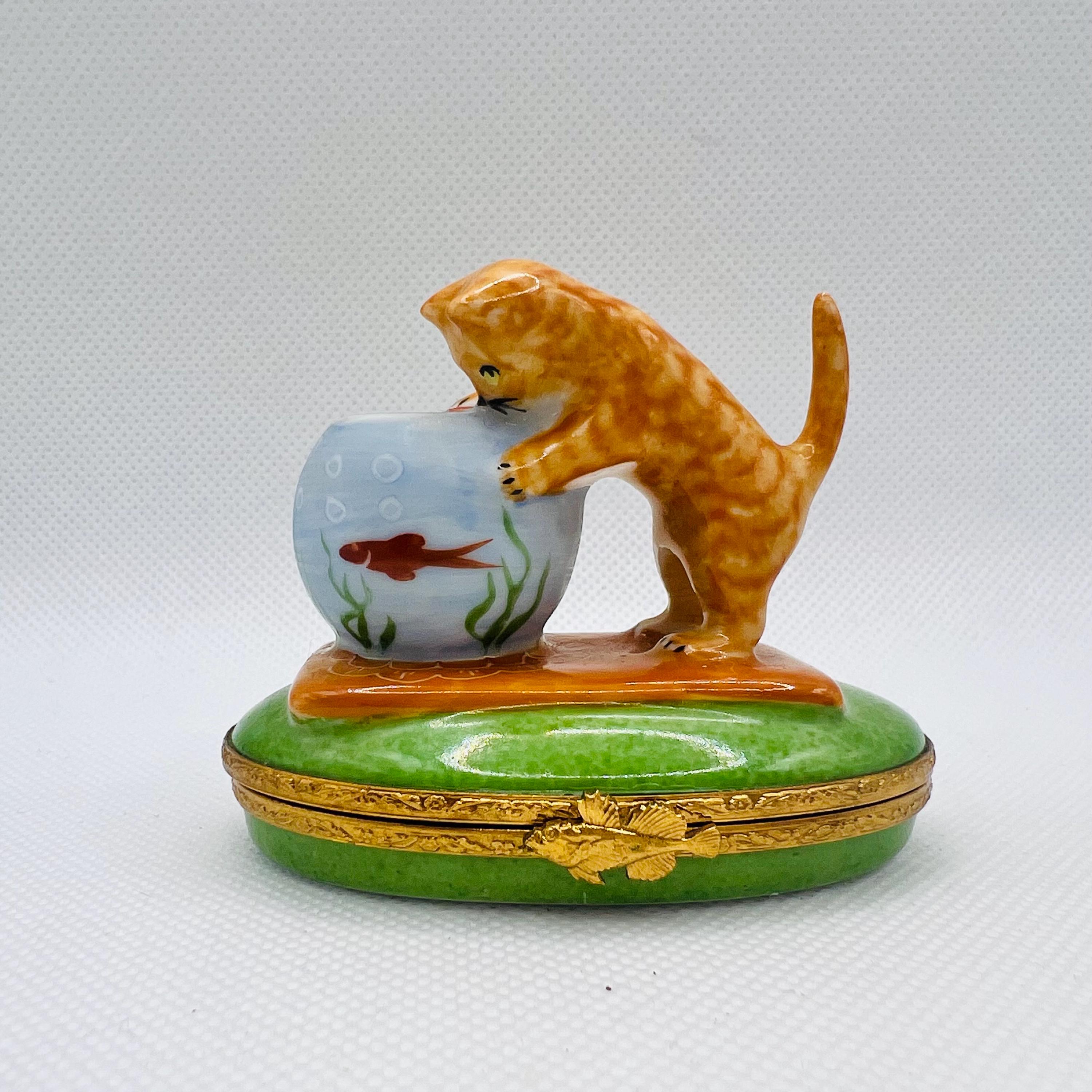 KITTY CAT Plays With Goldfish Bowl ~ Artoria ~ Limoges Trinket Box