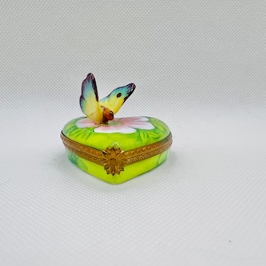 Adorable HEART Shaped Box w/ Butterfly ~ Limoges Imports ~ Limoges Trinket Box ~ Peint main (Hand-Painted) in Limoges, France