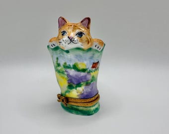 Kitty Cat W/ Yarn ~ Castel Limoges ~ Limoges Trinket Box ~ Peint