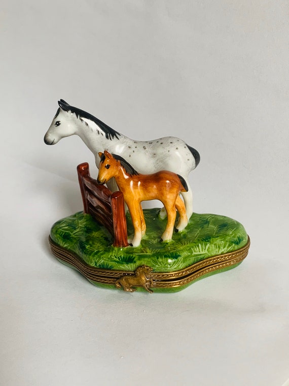 Horse and Foal ~ PARRY VIELLE Limoges Trinket Box ~ Peint Main