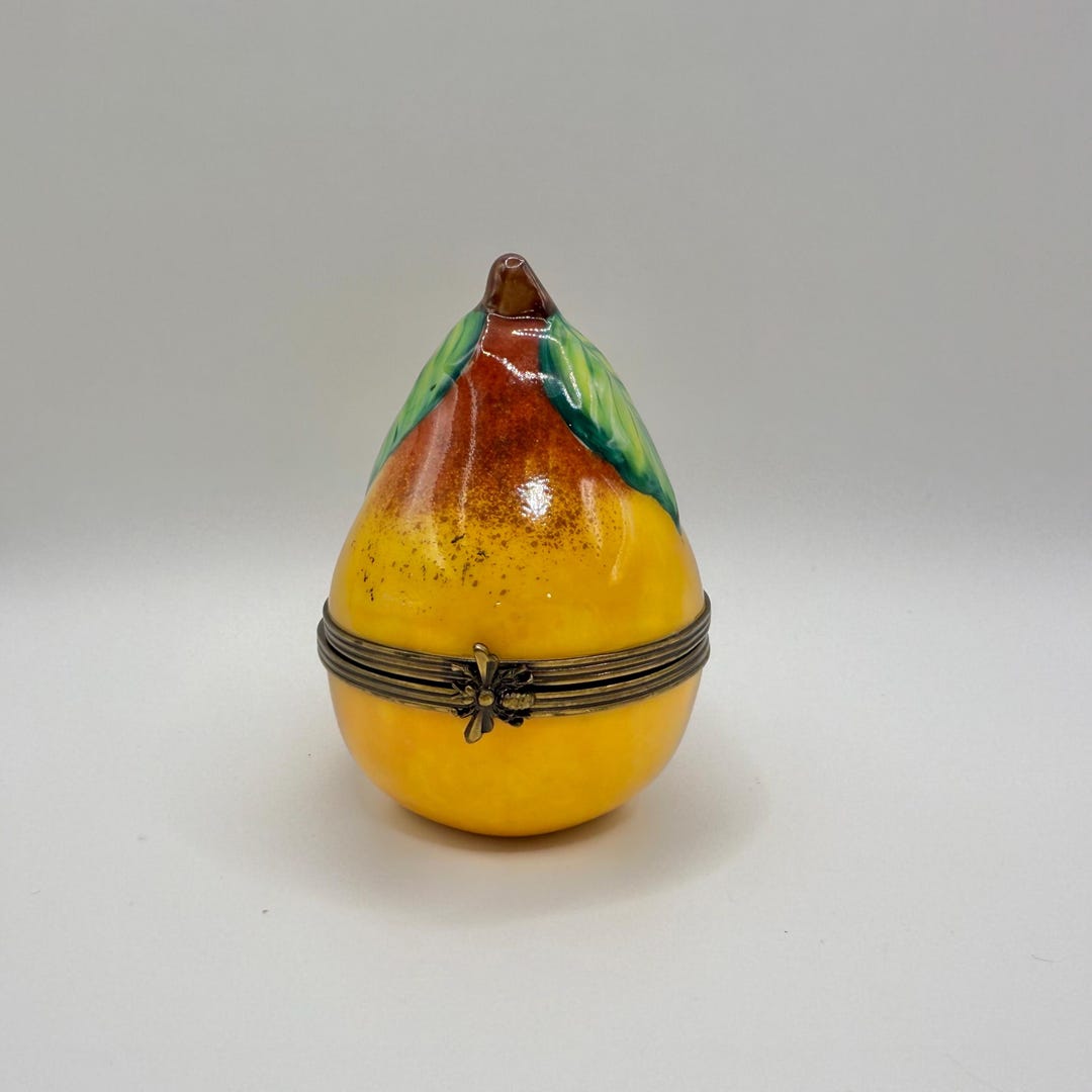 Gorgeous PEAR ~ Limoges Trinket Box ~ Peint Main (hand-painted) in