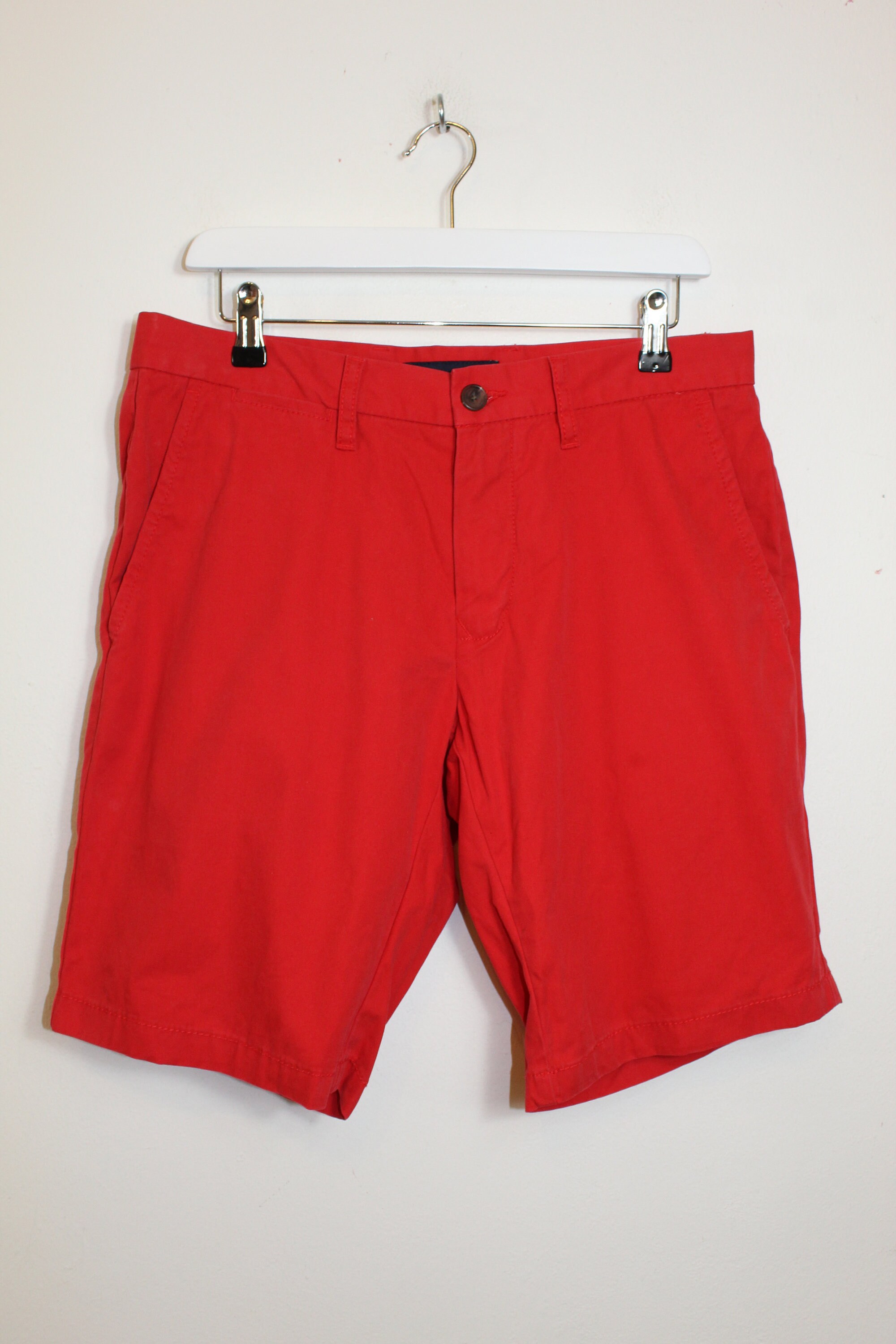 Image of Men's Tommy Hilfiger Regular Fit Chino Shorts Red 32" Waist