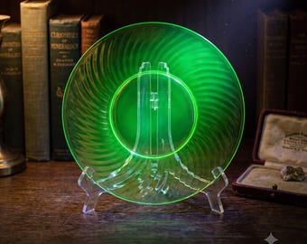 Vintage Anchor Hocking Uranium Glass Spiral Plate 8.5" Green Depression Glass Swirl Glowing Blacklight Plate Circa 1930s
