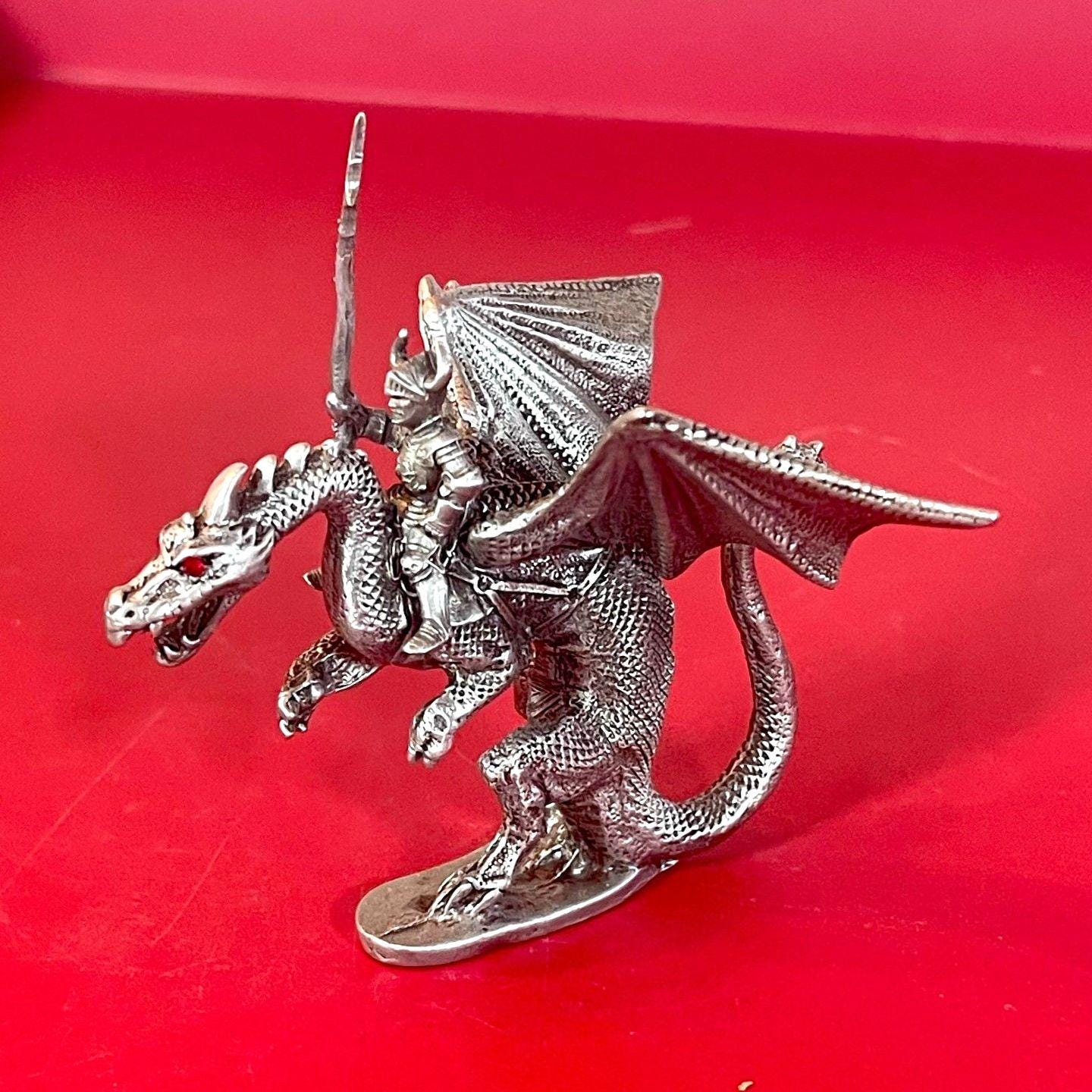 ヒックとドラゴン 聖地への冒険』【スタチュー】トゥース | 株式会社