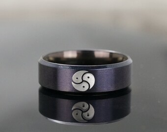 SILVER RING symbole emblème Triskel BDSM fetish ring O ThunderCats Top esclave Kinky SILVER RING symbole emblème Triskel BDSM fetish ring O ThunderCats Top esclave Kinky