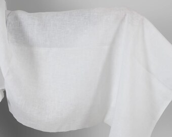 Plain linen fabric in optical white | Pure linen fabric | Width 150 cm (59") | Weight 125 g/m2 (3.69 oz/yd) | Made by Siulas, Lithuania
