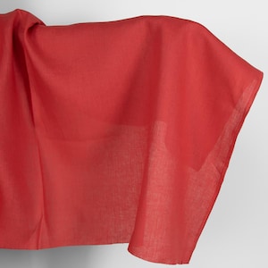 Leinen Stoff in warme rote Farbe | in Leinwandbindung massiv | Breite 150 cm | Gewicht 200g/m (5.90oz/yd) |von Siulas